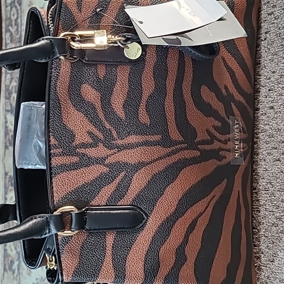 NINE WEST WOMEN'S BLACK AND SADDLE TAN PURSE - Picture 8 of 15